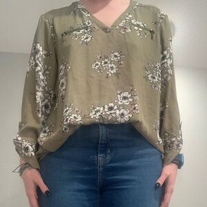 Large Maurice’s top